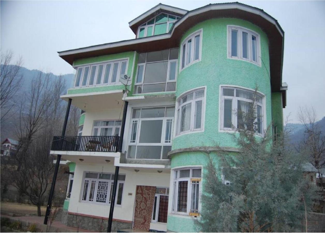 Calm Holiday Inn Σριναγκάρ Εξωτερικό φωτογραφία