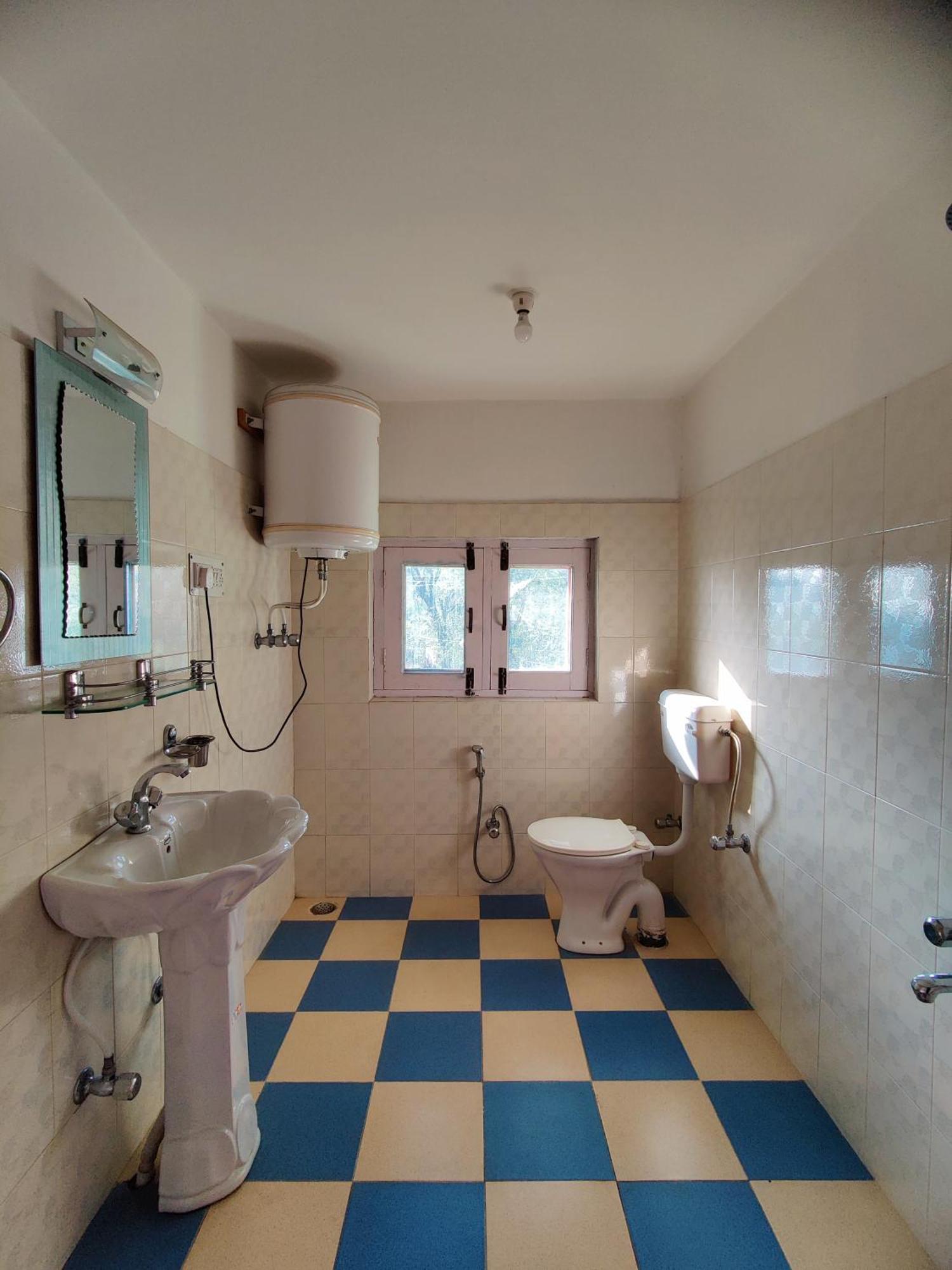 Calm Holiday Inn Σριναγκάρ Εξωτερικό φωτογραφία
